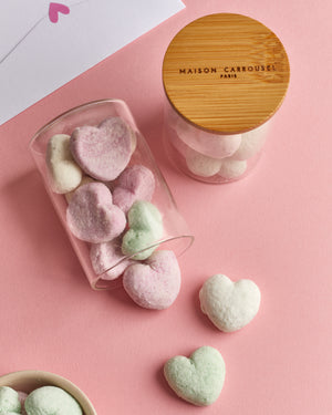 Bonbonnière de petits cœurs en guimauve